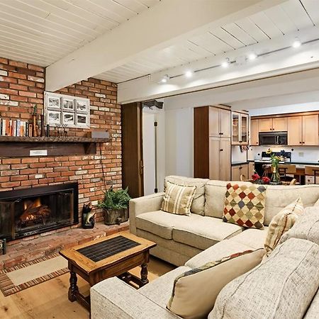 Chateau Dumont Unit 2, Condo With Central, Downtown Location Аспън Екстериор снимка